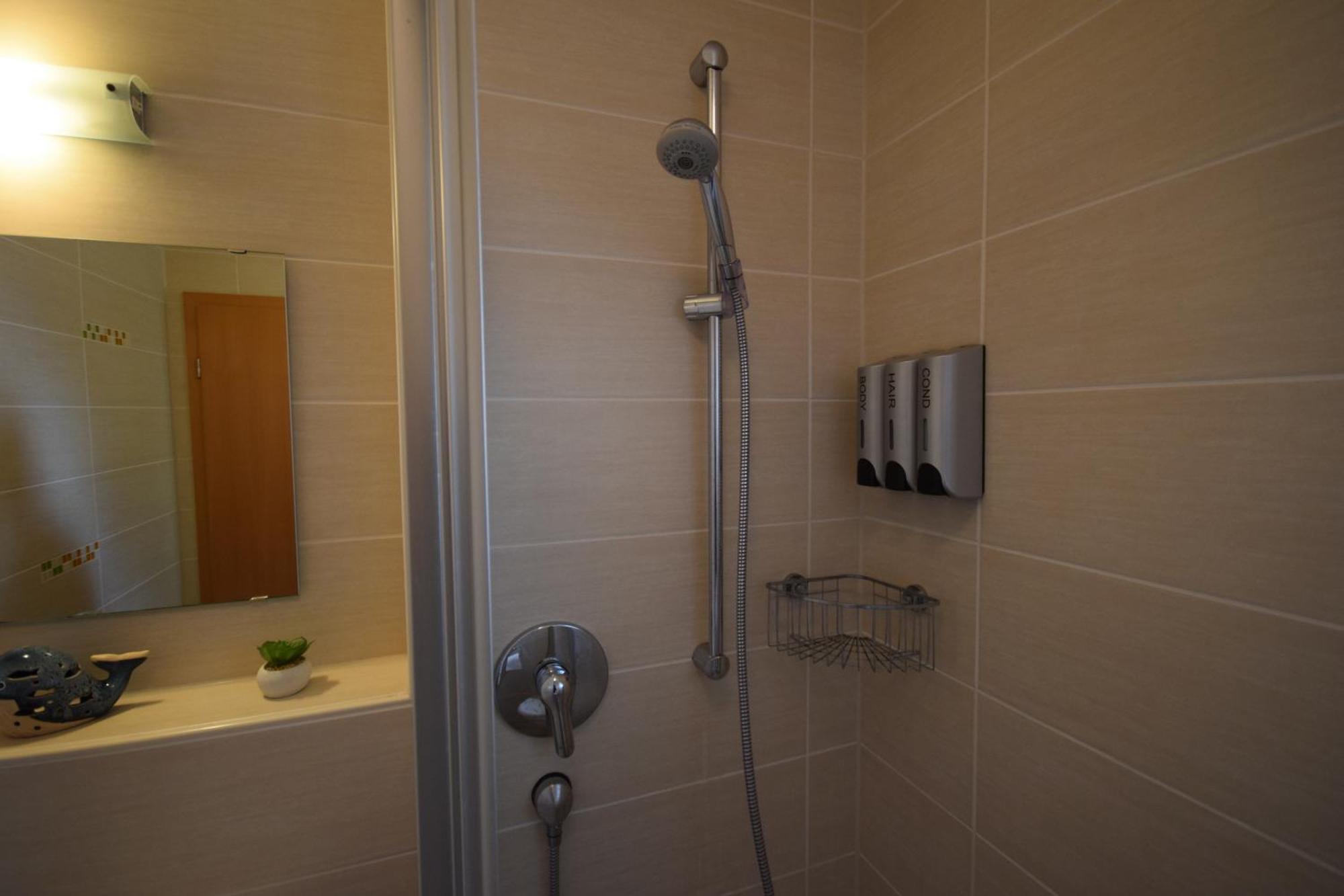 Nestwerk Komfort R23-12 - Balkon, Arbeitsplatz & Zentrumsnah Biberach an der Riß Esterno foto