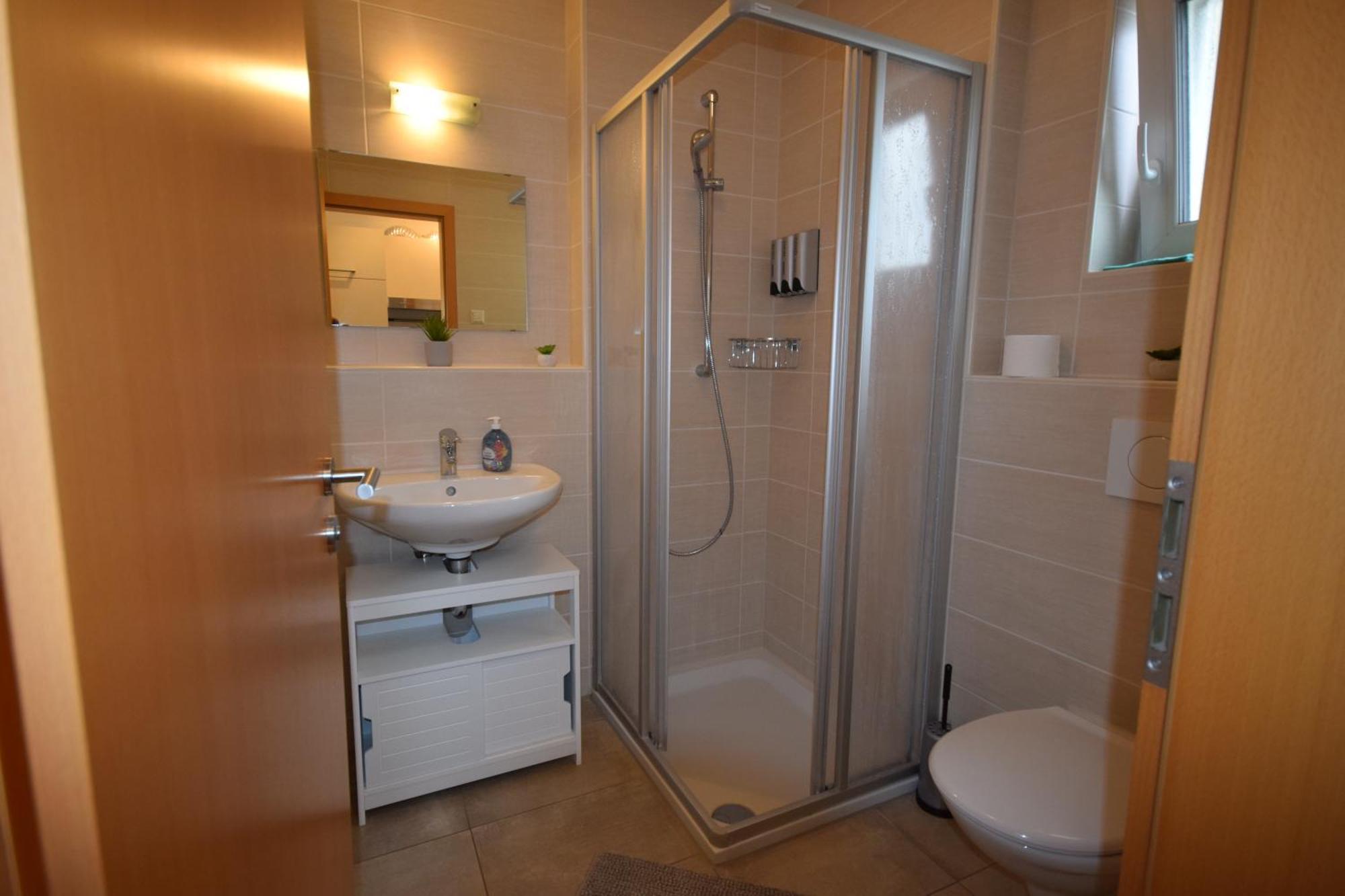 Nestwerk Komfort R23-12 - Balkon, Arbeitsplatz & Zentrumsnah Biberach an der Riß Esterno foto