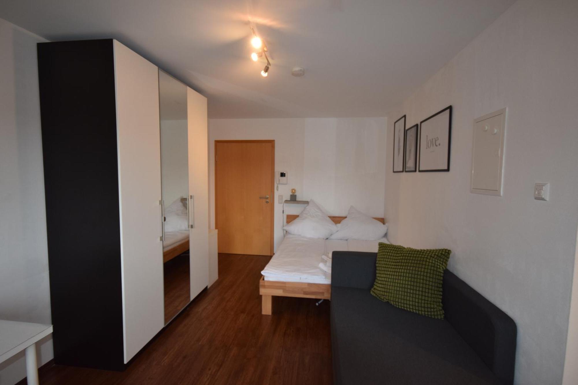 Nestwerk Komfort R23-12 - Balkon, Arbeitsplatz & Zentrumsnah Biberach an der Riß Esterno foto
