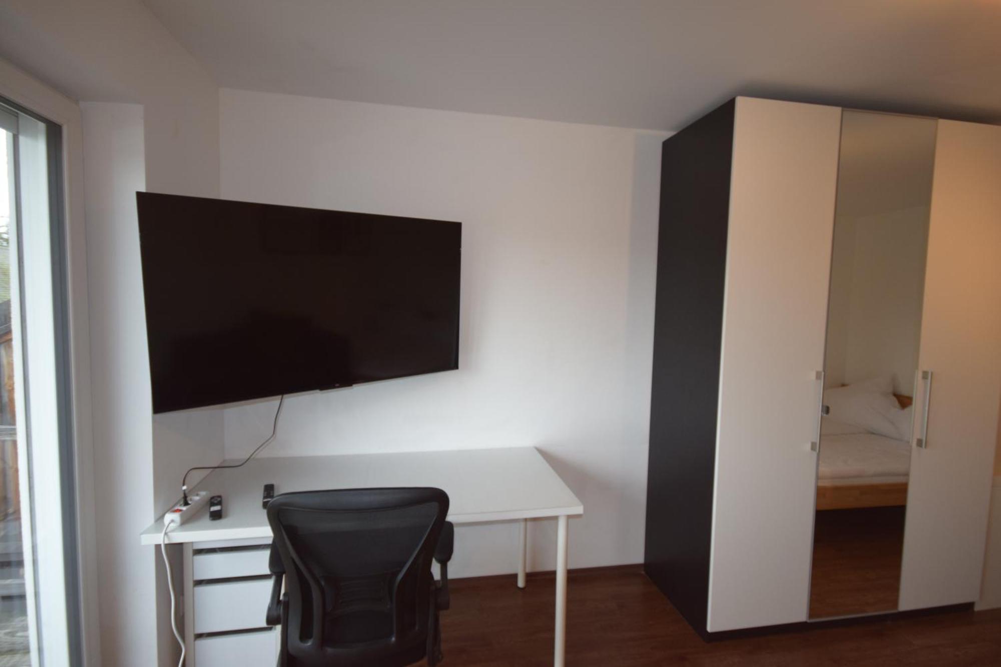Nestwerk Komfort R23-12 - Balkon, Arbeitsplatz & Zentrumsnah Biberach an der Riß Esterno foto